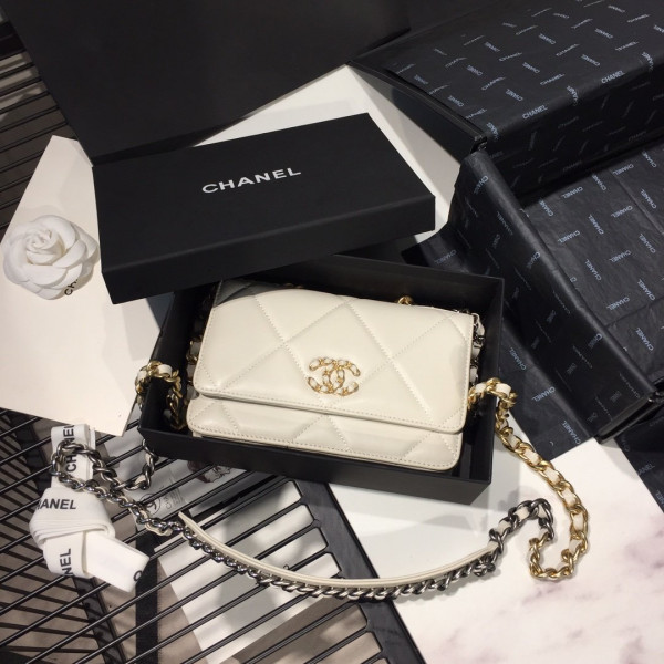 CL CHAIN WALLET