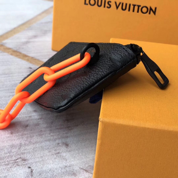 l**is V*t*n key pouch