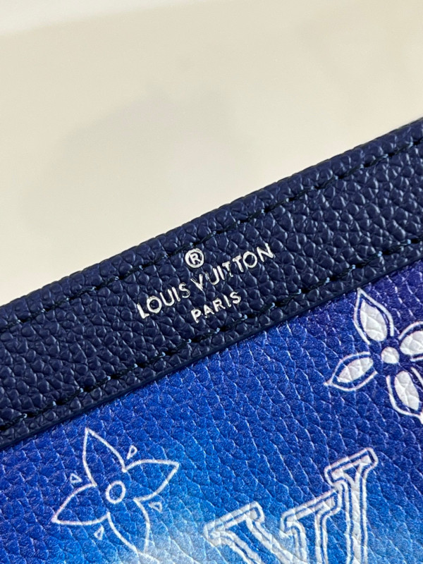 l**is V*t*n gaston wearable