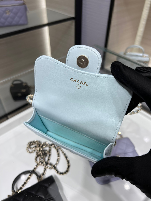 CL FLAP COIN PURSE WITH CHAIN