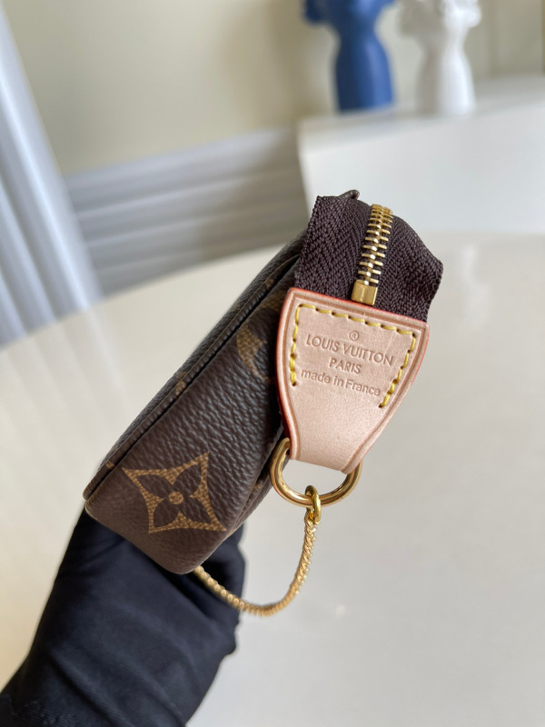 l**is V*t*n mini pochette accessoires