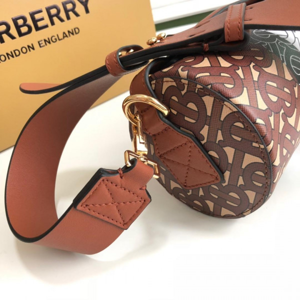 B**rry barrel bag