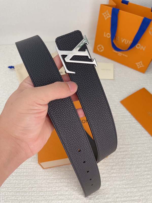 l**is V*t*n belt