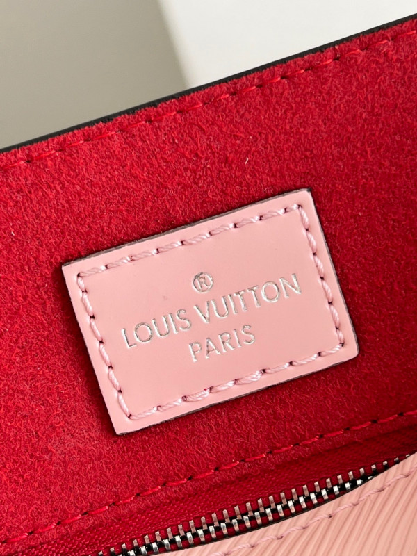 l**is V*t*n sac plat bb