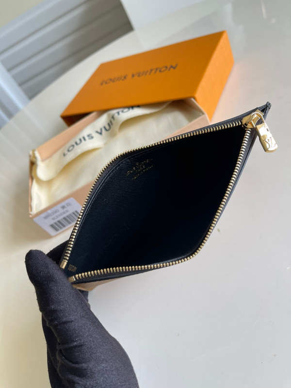 l**is V*t*n slim purse
