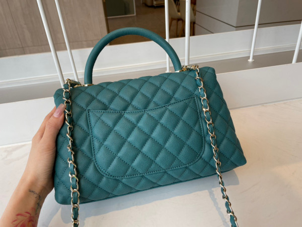 CL LARGE FLAP BAG WITH TOP HANDLE