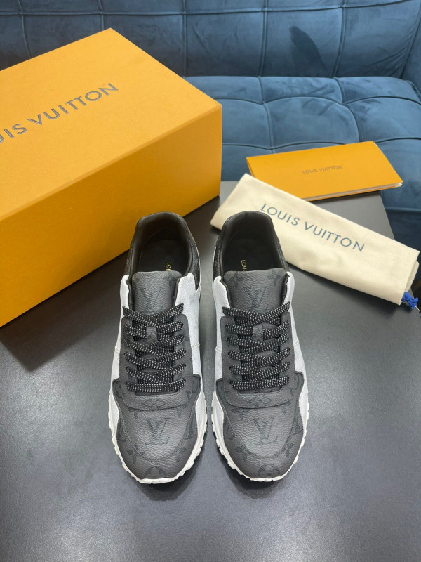 l**is V*t*n run away sneaker