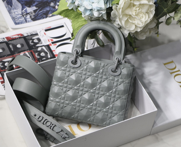 lady D*or small-20-16.5-8cm