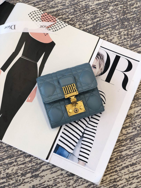 D*oraddict wallet