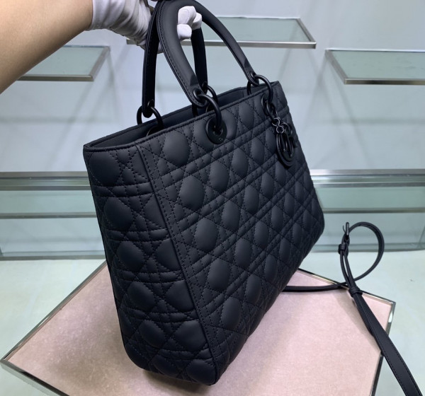 large lady D*or bag