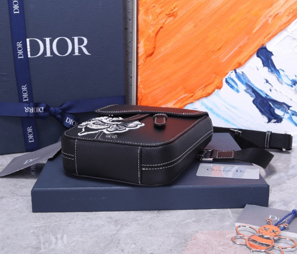 D*or saddle pouch