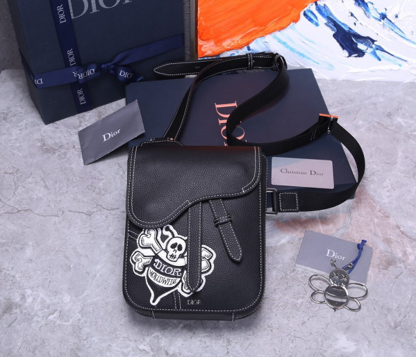D*or saddle pouch