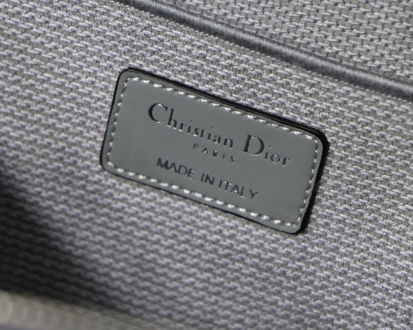 D*or vanity case-24-17-13.5cm