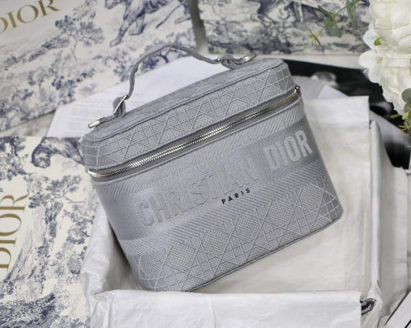 D*or vanity case-24-17-13.5cm