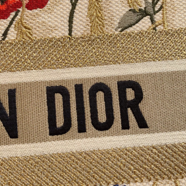 large D*or book tote