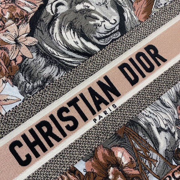 large D*or book tote