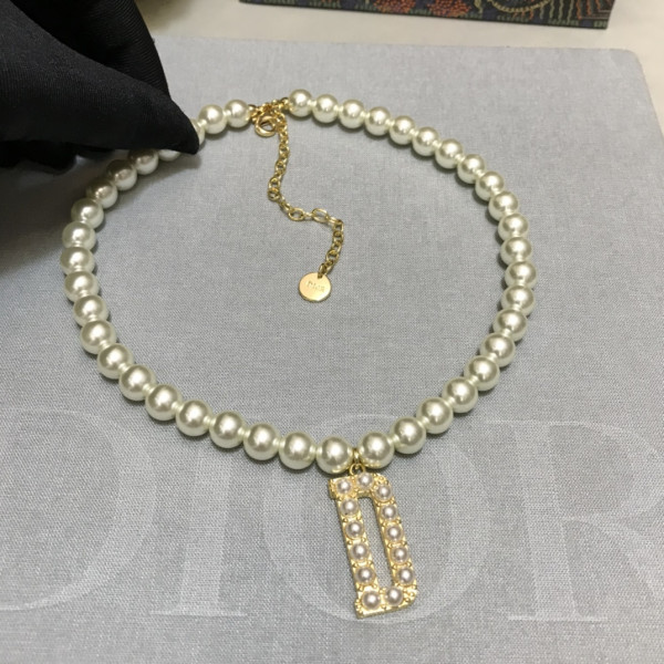 D*or dio(r)evolution necklace