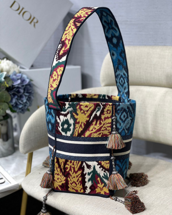 D*or d-bubble bucket bag