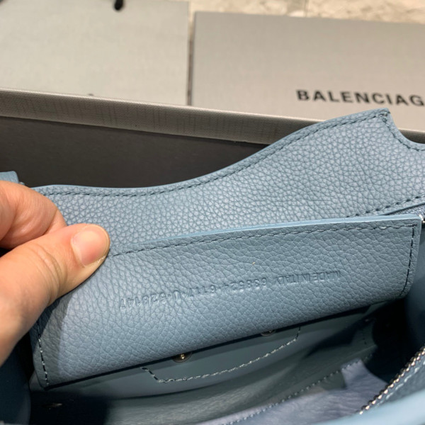 Ba*len*cia*ga neo classic mini top handle bag