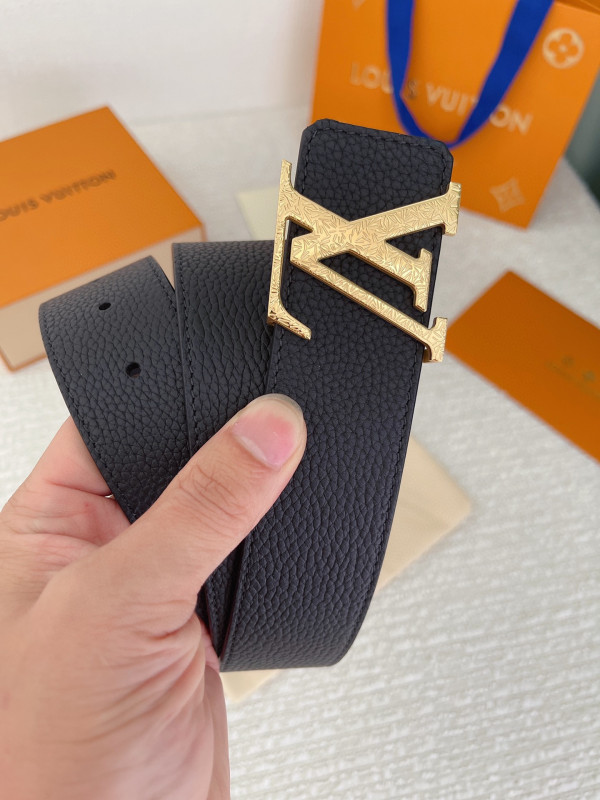 l**is V*t*n belt