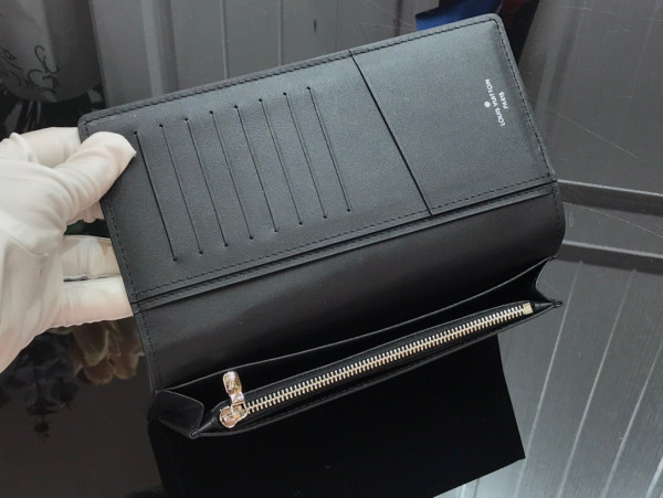 l**is V*t*n brazza wallet
