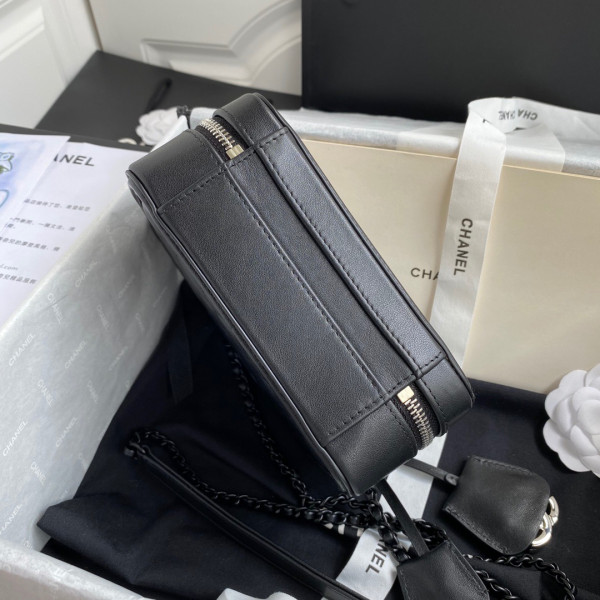 CL VANITY CASE