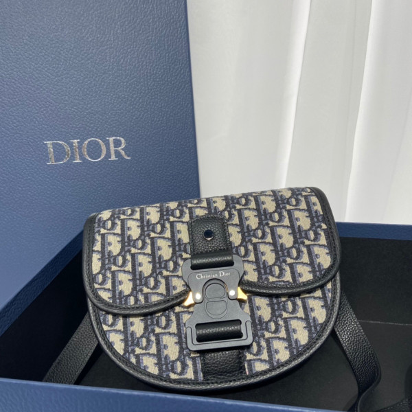 D*or gallop messenger bag