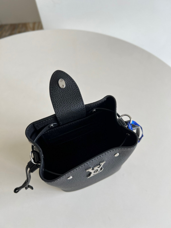 l**is V*t*n nano lockme bucket