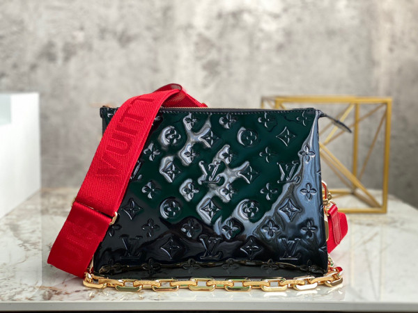 l**is V*t*n coussin pm