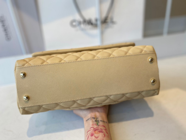 CL LARGE FLAP BAG WITH TOP HANDLE