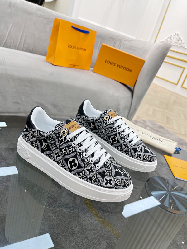 l**is V*t*n women"s time out sneaker