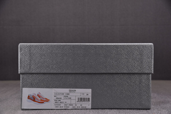 Pra*a sneaker