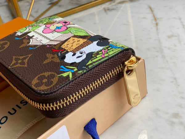 l**is V*t*n zippy coin purse