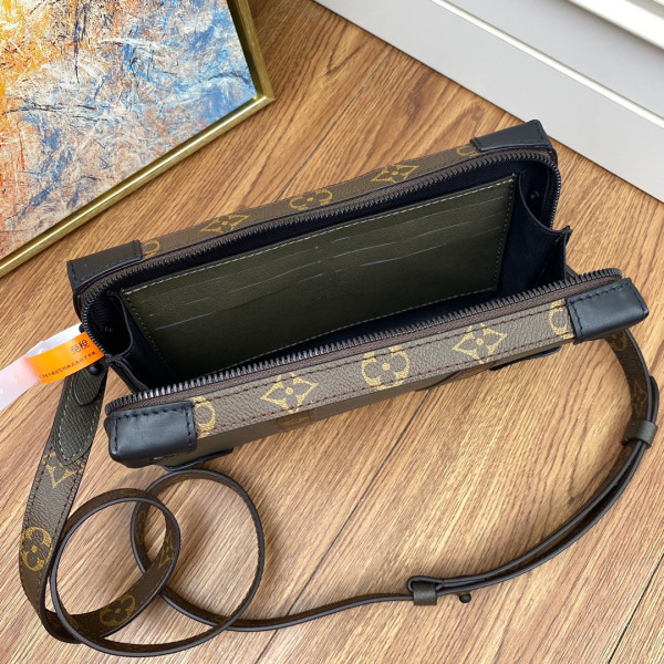 l**is V*t*n soft trunk wallet