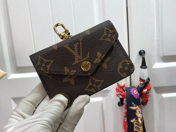 l**is V*t*n felicie strap & go