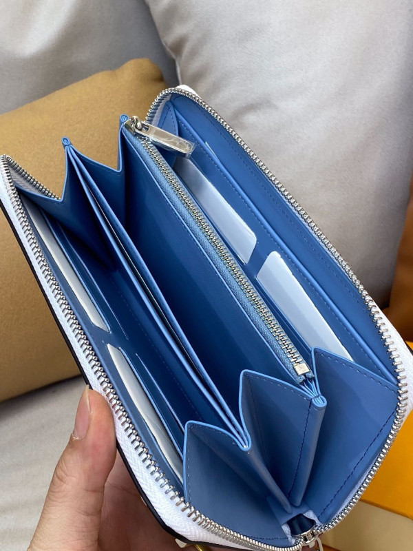 l**is V*t*n zippy wallet