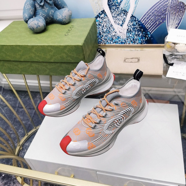 G*u*i run sneaker