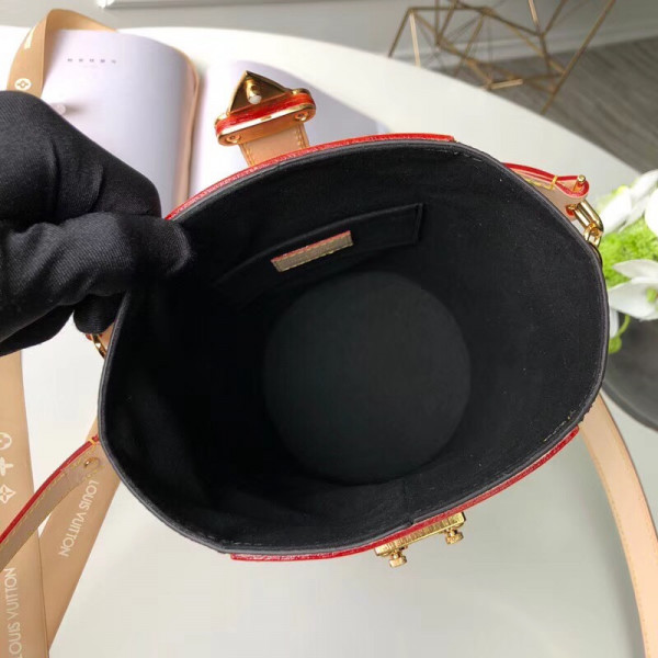 l**is V*t*n duffle
