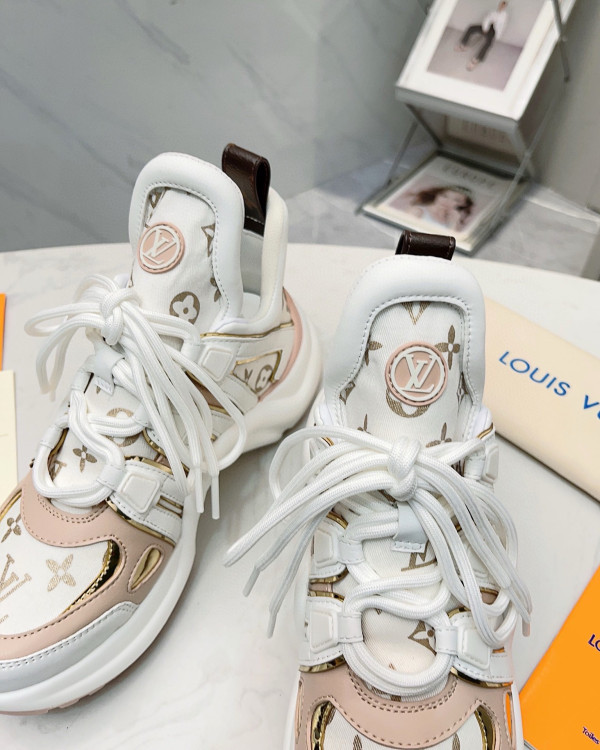 l**is V*t*n archlight sneaker