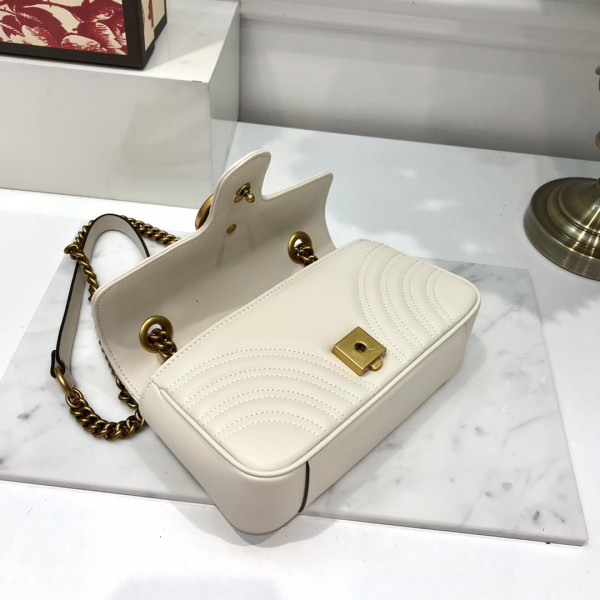 G*u*i gg marmont 22cm