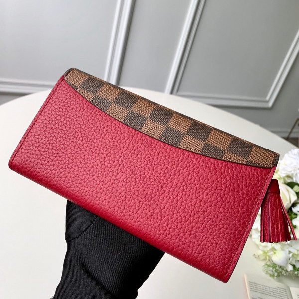 l**is V*t*n croisette wallet