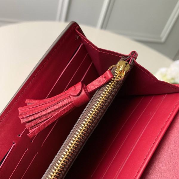 l**is V*t*n croisette wallet
