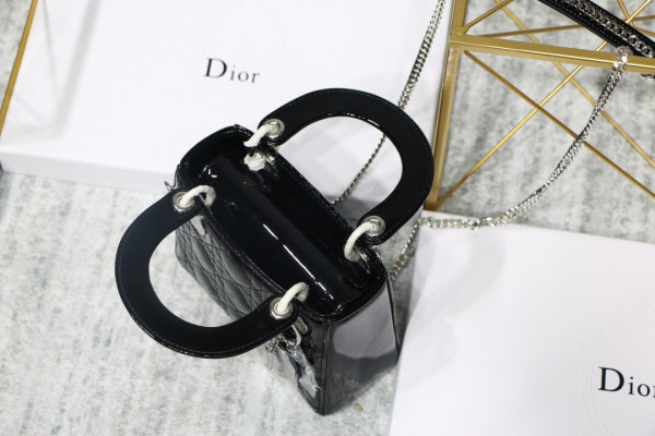 lady D*or mini with cow patent leather