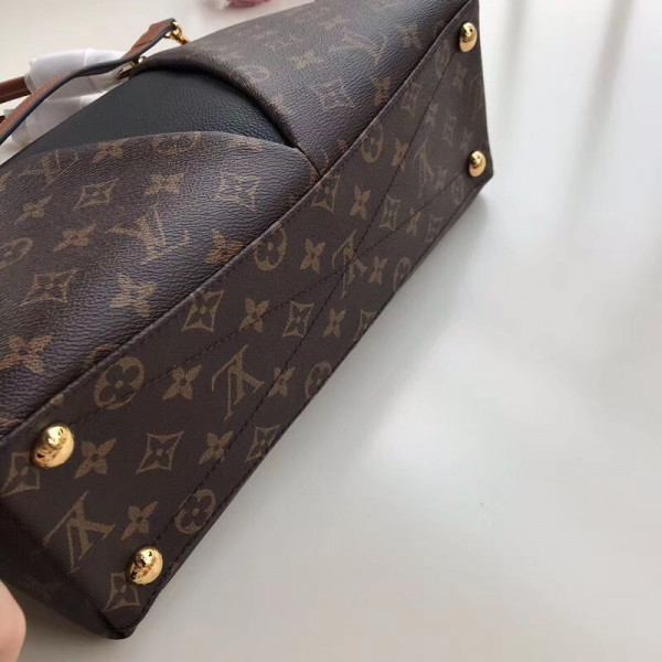 l**is V*t*n v tote mm
