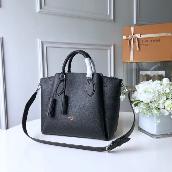 l**is V*t*n haumea bag