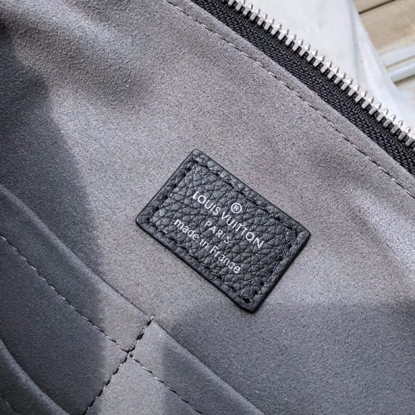 l**is V*t*n haumea bag