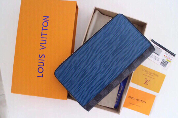 l**is V*t*n zippy wallet