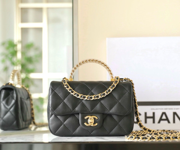 CL FLAP BAG WITH TOP HANDLE