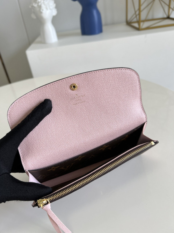 l**is V*t*n emilie wallet