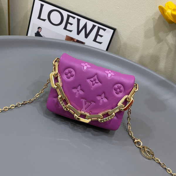 l**is V*t*n beltbag coussin